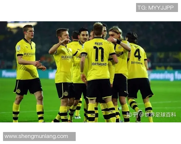 英格兰足球冠军联赛赛季回顾：精彩对决与历史性突破的全景呈现