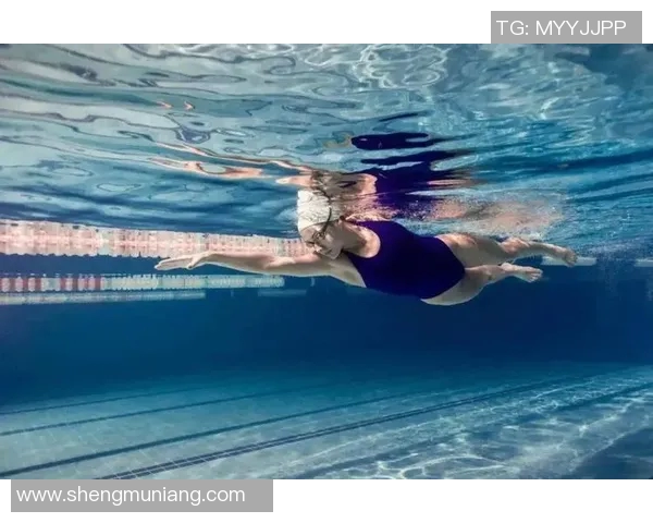 自由泳初学者必读技巧与训练建议帮助你快速提升游泳水平 自由泳初学者必读技巧与训练建议帮助你快速提升游泳水平