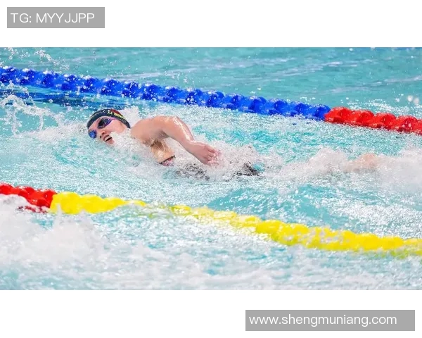 自由泳常见错误分析及纠正方法提升游泳技巧